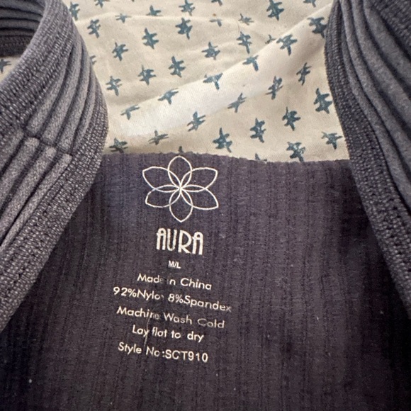 Aura tank top - Picture 3 of 3